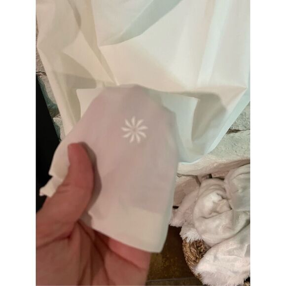 Athleta Womens White Solid Pullover Scoop Neck Racerback Tank Top Size Large - Picture 7 of 7